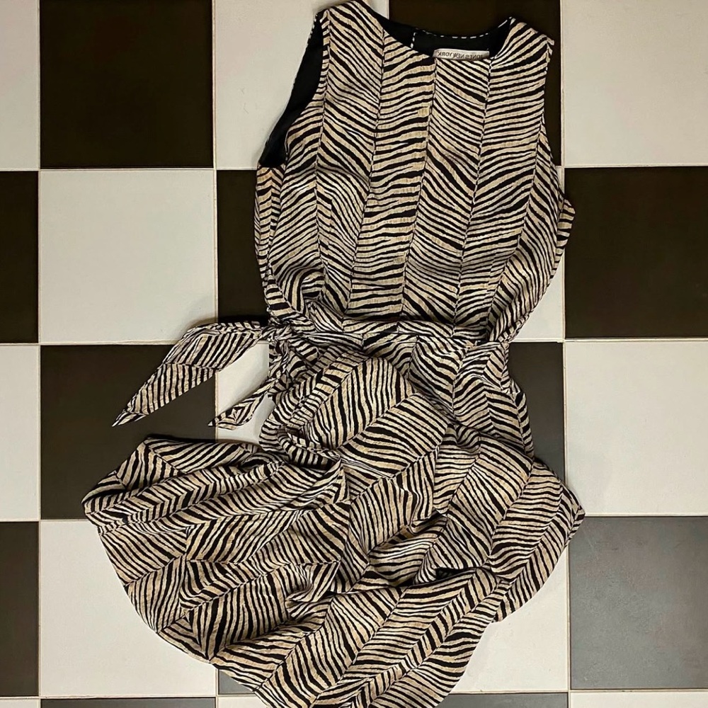 Zebra Print Sleeveless Maxi Dress with hints of gold shimmer Y2K Vibes✨🫏✨